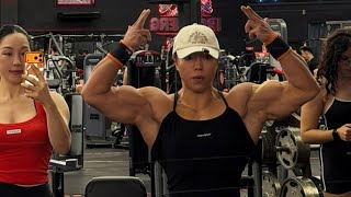 Jiajiaifbb Womens Physique Pro Female Bodybuilder Ifbbprojiajia Mother Fitness Model Gym