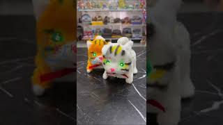 Hareketli Sesli Işıklı Yürüyen Kedi