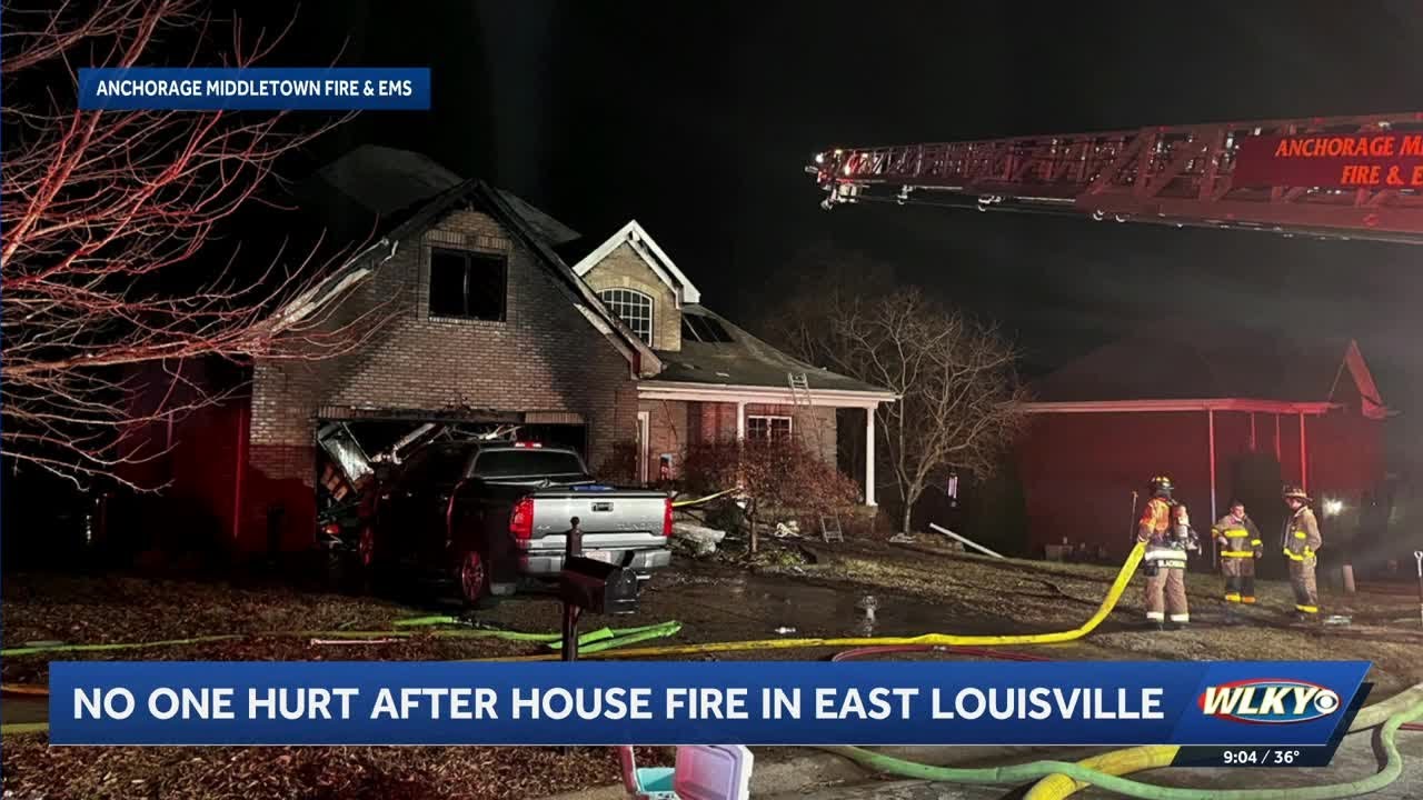 No one injured after house fire in east Louisville - YouTube