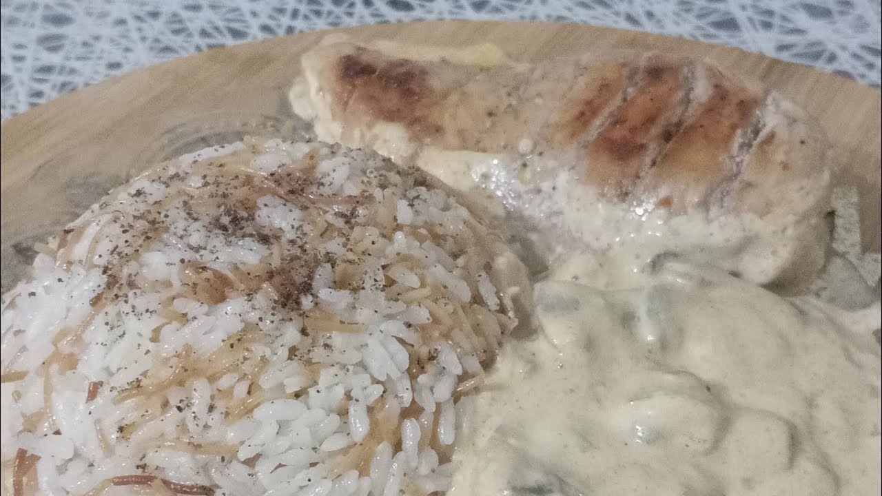 صدر دجاج مع كريمة طبخ والفطر 