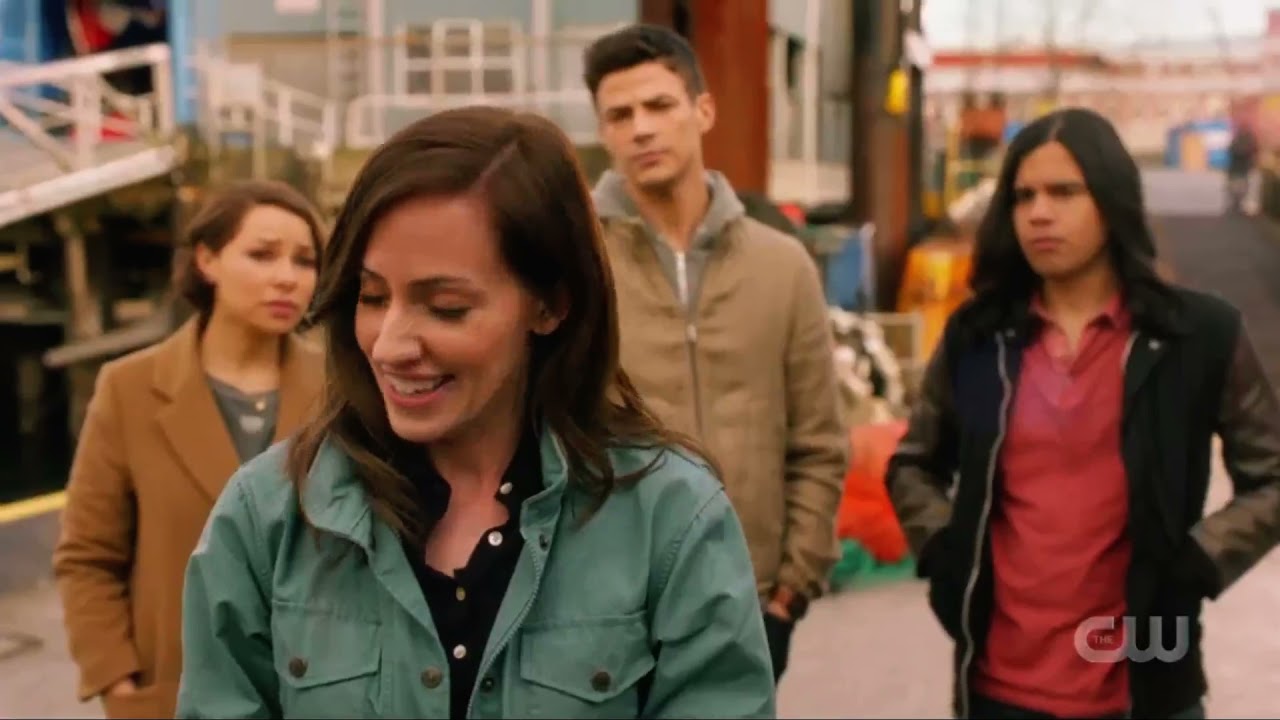 King Shark, Flash Takımından Kaçıyor - The Flash 5x15