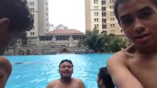 DB Diary : Berenang sambil ber koleng ria