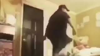 Gordo bailando Feel My Love