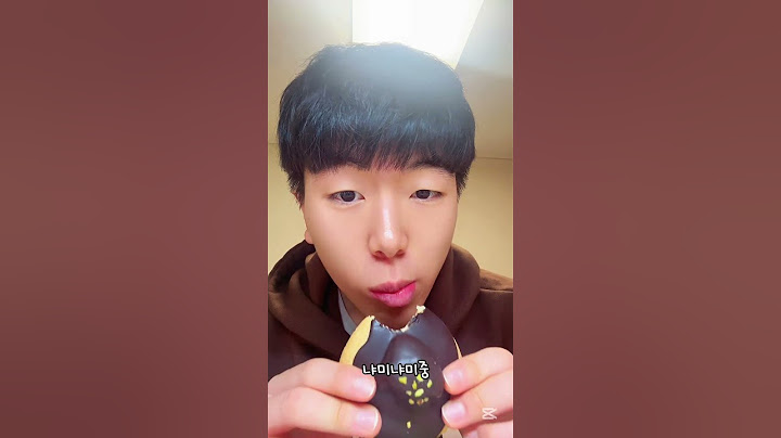 유행 다지난 두바이식 초코 쿠키 머거보기🍪🤤….#먹방 #두바이 #초콜렛 #먹방 #평가 #오늘의야식은 #간식 #cookie #나린