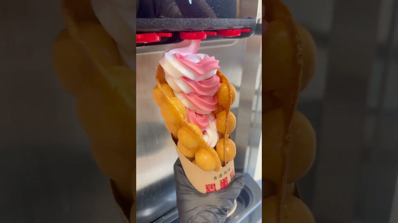 Satisfying bubble waffle ice cream creation 🤤 #satisfying #streetfood #shorts