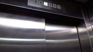 Bad Video: Old 1983 Classic KONE Traction Elevator/Lift@Unikkotie 9, Vantaa, Finland