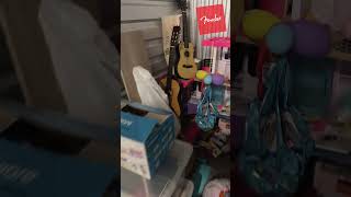 I paid $600 for this locker. Shoes, guitar and a SAFE! #lockernuts #storagewars