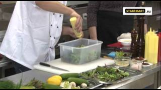 Микс-салат с печенным цуккини, шампиньонами и авокадо Микс-салат с печенным цуккини, шампиньонами и авокадо