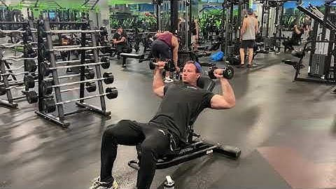 Dumbbell Incline Twist Bench - How To workout | With the WeStrive App