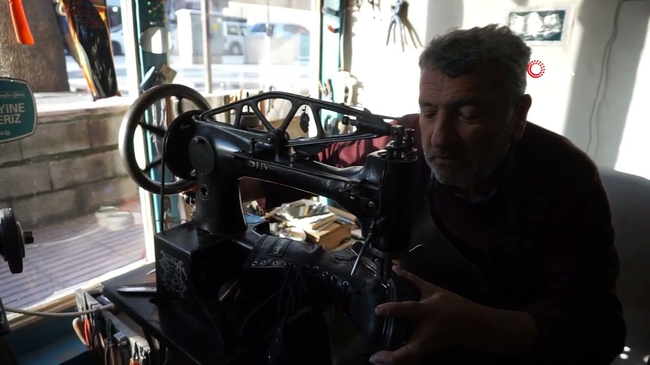 Burdur'da Babasından Öğrendiği Ayakkabı Tamirciliğini 40 Yıldır Sürdürüyor