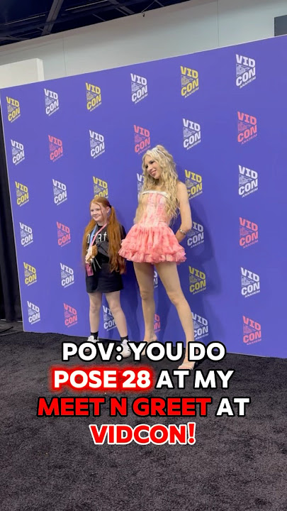 Doing “POSE 28” at VIDCON W/ ALL OF MY SUPPORTERS!!🩷 I ADORE & LOVE ALL OF YOU! 😘