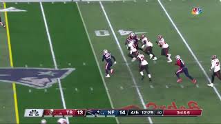 Tom Brady Becomes Lamar Jackson As He Splits The D For the First Down