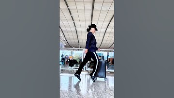 Thumbnail of Moon walk #dance #moonwalk #moonwalking  #viral #shorts