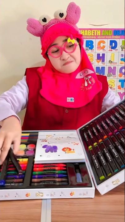 FIX YANG BAWA PENSIL WARNA WARNI ANAK ORANG KAYA