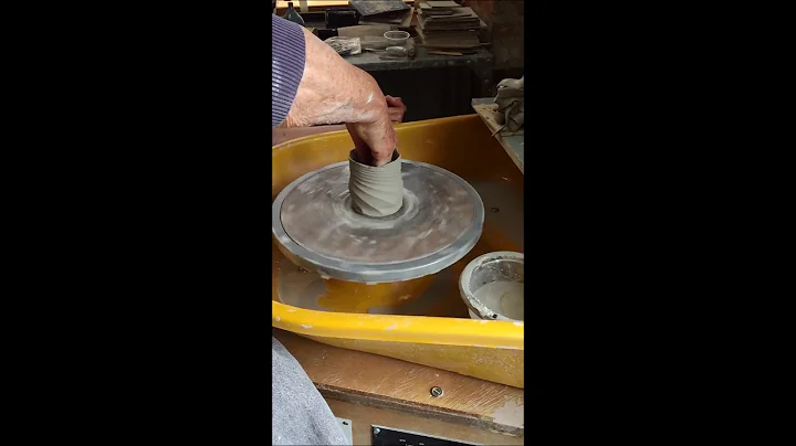 Susan Morton - Potters Wheel Demonstration