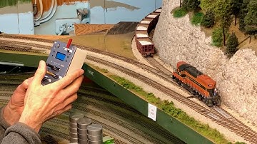 Part 117 - ProtoThrottle demo w GN GP9 and ore jennies #hoscale #modelrailroad #protothrottle #train