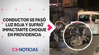 Conductor SE PASÓ LUZ ROJA y sufrió IMPACTANTE CHOQUE en Providencia - CHV Noticias