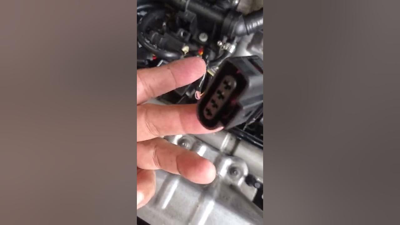 VW CROSS TOURAN TSi.... ignition coil connector broken.. replace new