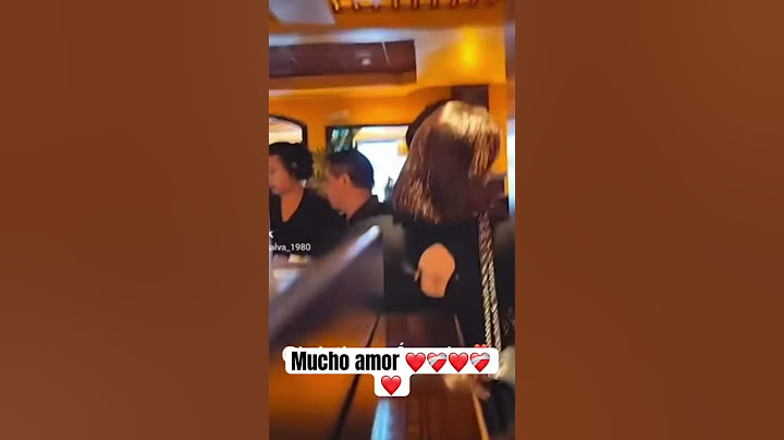 CHRISTIAN nodal y Angela Aguilar son grabados en público dándose tremendo beso