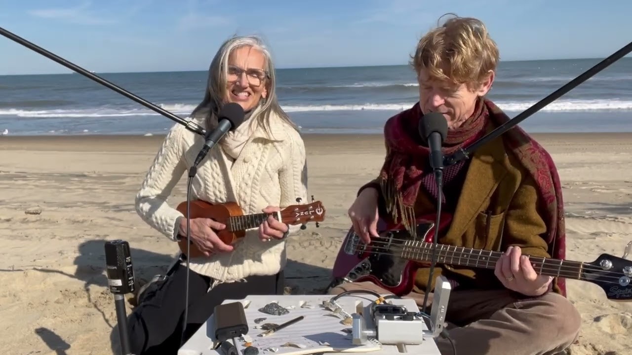 Sandcastle (Anne O'Brien & Frank Bechter)  -  Tiny Desk 2025
