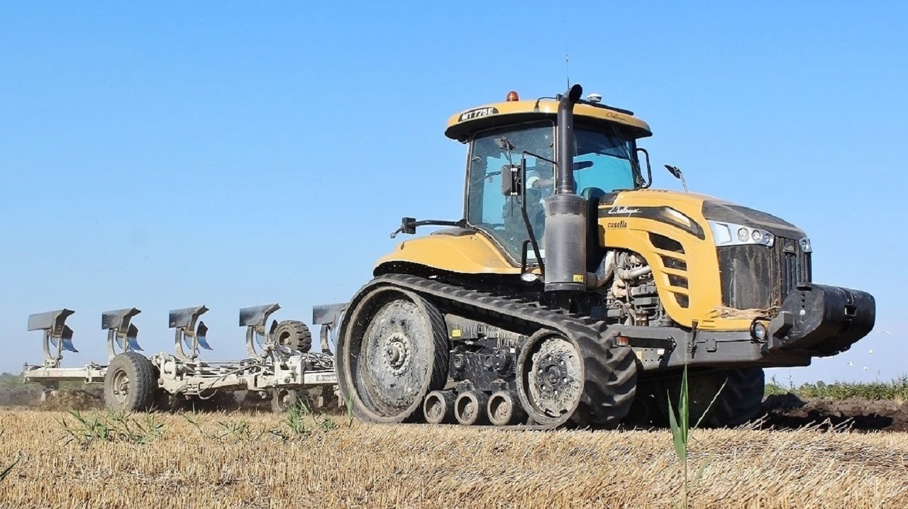 Valli Del Mezzano - Aratura - Challenger 775E + Massey Ferguson 8737 + John Deere 8320R