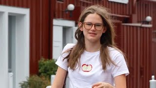 Jennifer Garner and Lookalike Daughter Violet, 19, Step Out for Coffee in L.A.