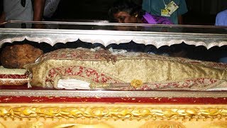 3 बार दफनाने के बाद भी नहीं सड़ी ये बॉडी, 450 साल से मौजूद है ये 'दिव्य' शरीर