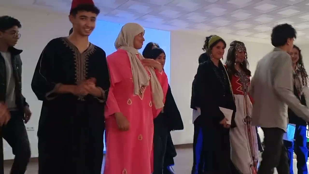 الناظور : وفد من السفارة الامريكية في زيارة تربوية الى ثانوية محمد عبد الكريم الخطابي