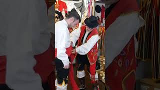 CÓMO COLOCARSE EL FAJÍN - TRAJE DE MAGO - CASA DE LOS BALCONES