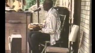 Arthur 'Big Boy' Crudup - My Baby Left Me - 1972 chords