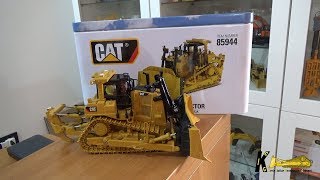 Caterpillar D9T Dozer 1:50 by Diecast Masters Model Review