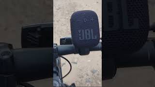 Test bicycle speaker JBL