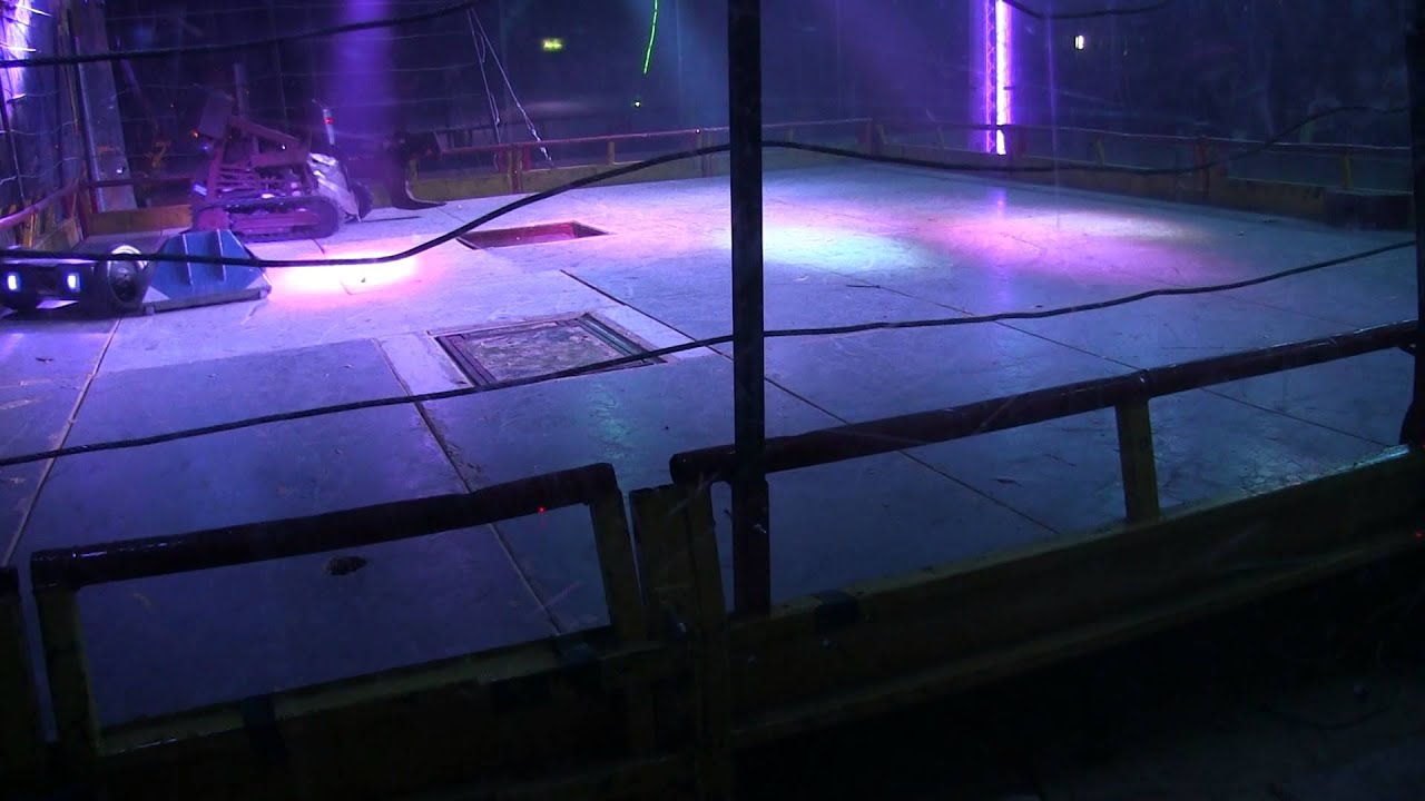 Robot Wars Barnsley 2014 - Ripper & Rattler vs Manta & Maelstrom - YouTube
