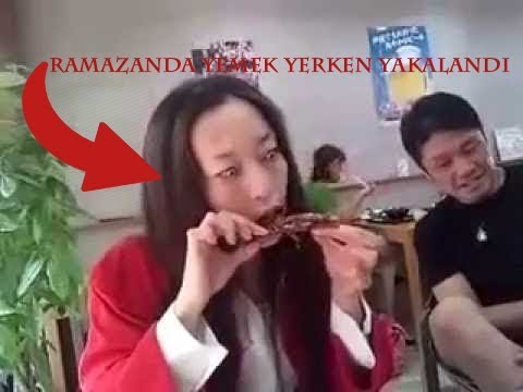 AĞZI YIRTIK KADIN ORUÇ TUTMAMIŞ (YEMEK YERKEN YAKALANDI)