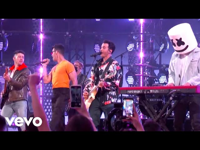 Jonas Brothers - The 2021 Billboard Music Awards (Official Live Video) class=
