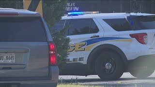 2 dead, 1 seriously hurt in crash near DeKalb County train tracks: Fire officials