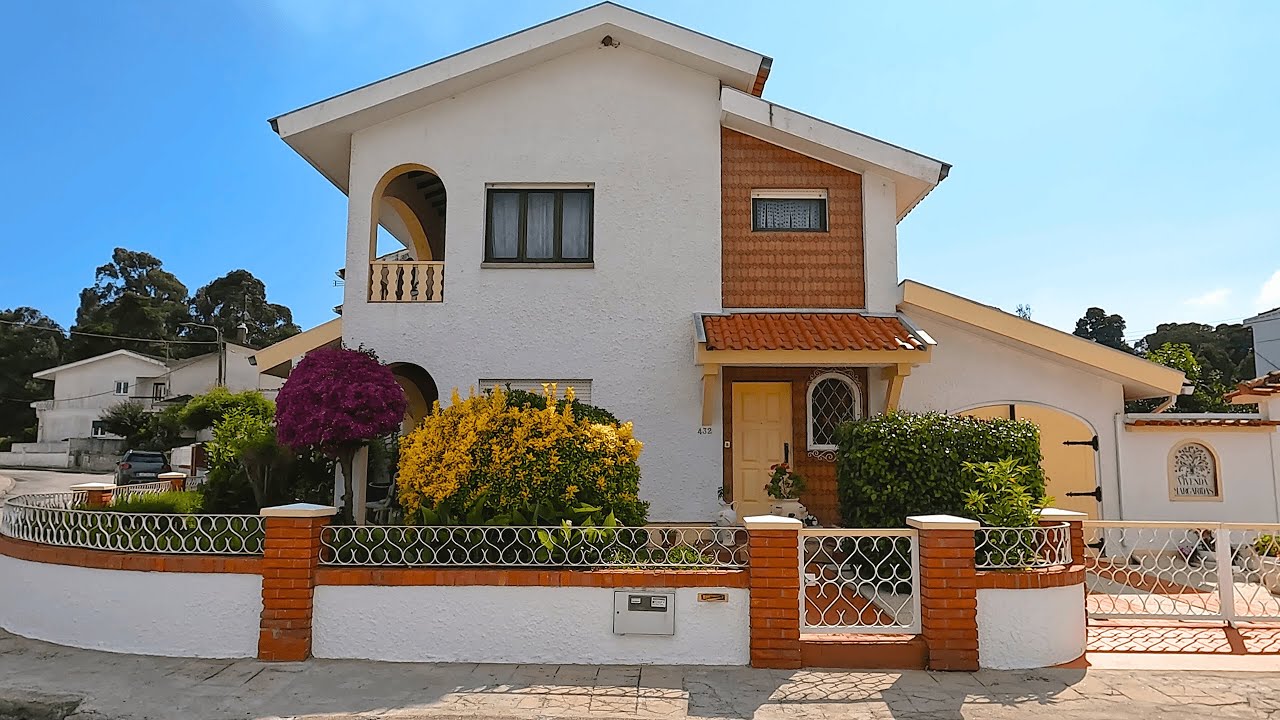 How is a Popular Neighborhood in Portugal? Viana do Castelo |  Walking Tour 4K HDR ASMR