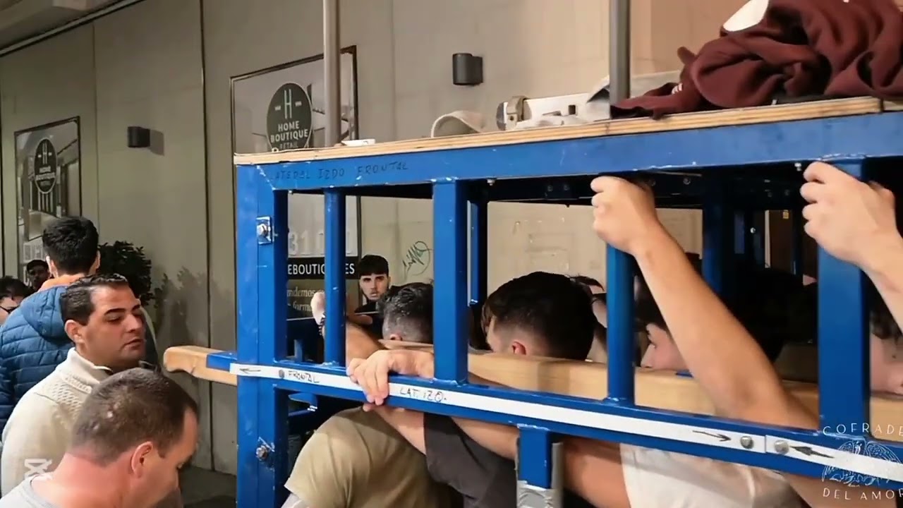 Prueba del palio de la luz C/columela para la semana santa 2025 Cádiz