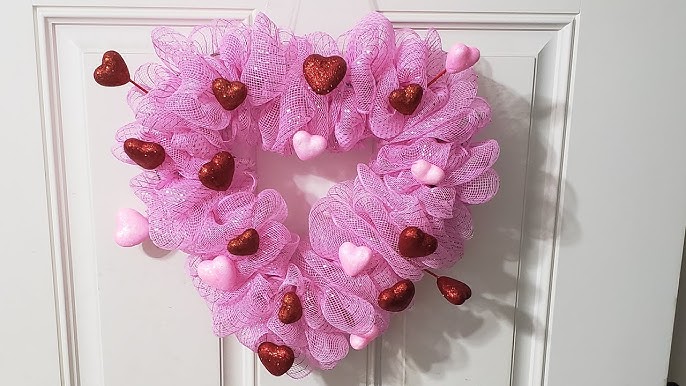 NashSistersValentine, Heart-shaped Deco Mesh Wreath