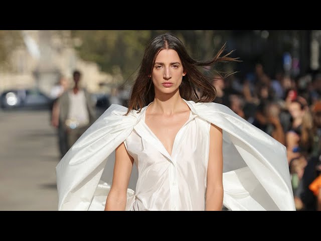 Fashion: Stella McCartney Street Style Catwalk at PFW