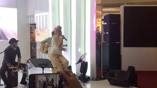 Yuna - Crush 💞 LIVE @ SK - II Aura Goals Party KLCC #changedestiny