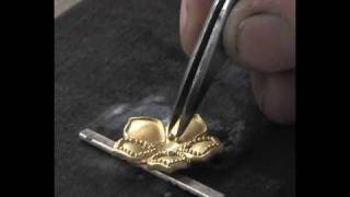 Schitterend Sieraad: metaal drijven en goud granulé (mute film)