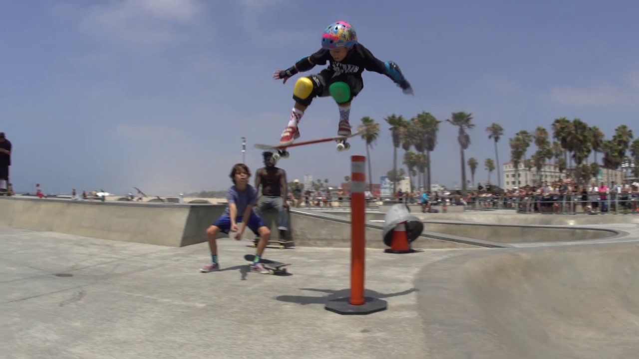 MOZA AirCross at the Venice Skate Park