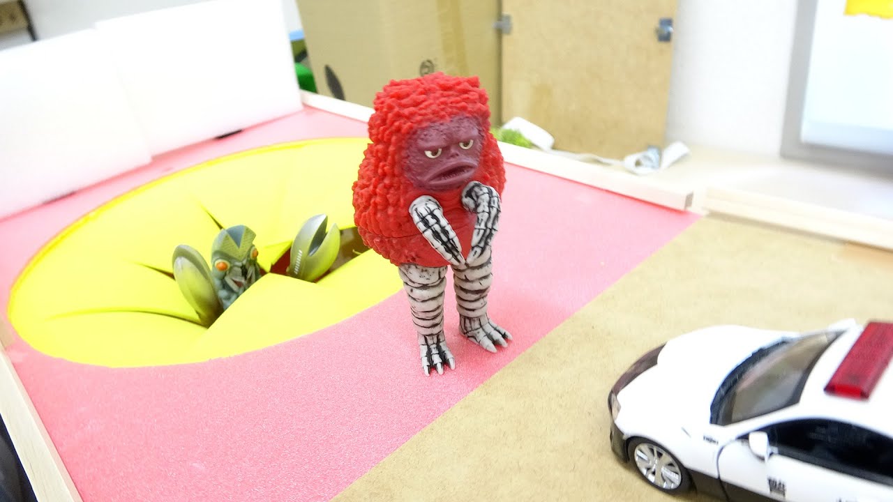 Ball and Takilong Box, Slide and Hit the Ultra Monster