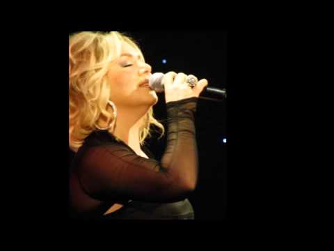 Ayfer ÇAVUŞOĞLU-Bir Masal Sanki Dünya Sen Bahardan Özümsün (NİHAVEND)R.G.