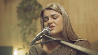 Cyndi Lauper - Girls Just Want To Have Fun (Acoustic Cover By Eliott)