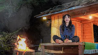 fun&fun camping with a comedian friend in a tree house in the forest
