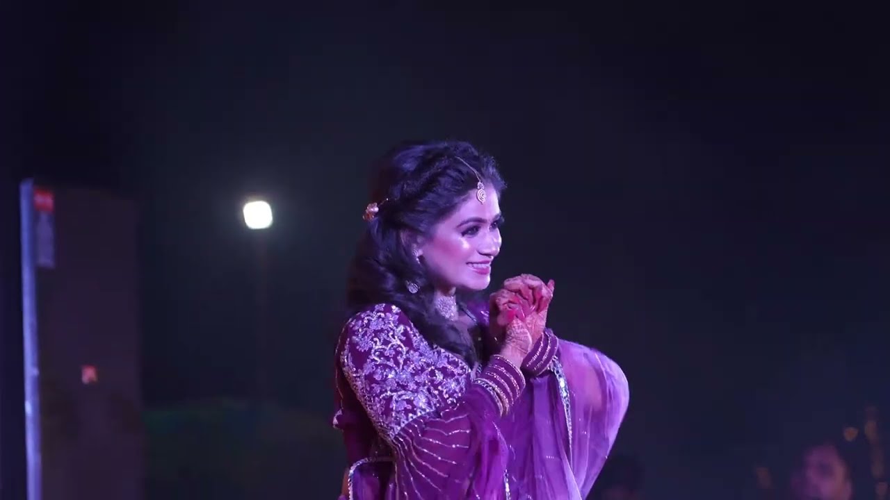 Bride surprise dance performance for the family | Bride's Emotional dance performance