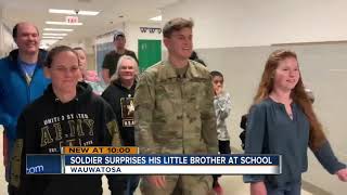 Wauwatosa soldier surprises brother for Christmas [VIDEO]