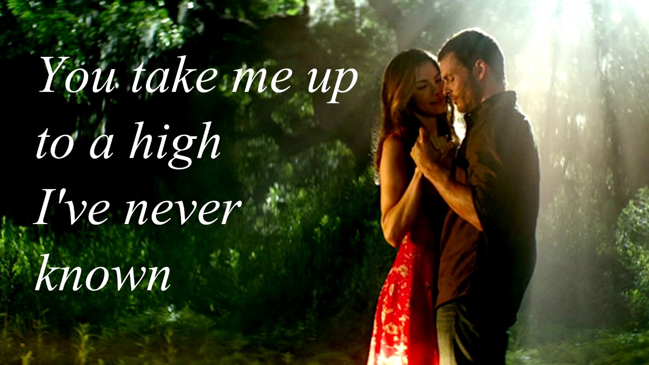 Guarda FALLING for YOU - Lady A | LYRICS | su YouTube Guarda FALLING for YOU - Lady A | LYRICS | su YouTube